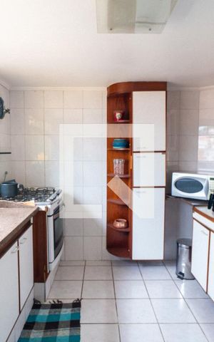 Casa à venda com 230m², 3 quartos e 3 vagas Casa à venda com 230m², 3 quartos e 3 vagasCozinha