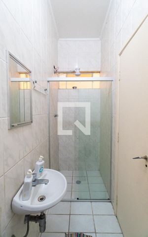 Casa à venda com 230m², 3 quartos e 3 vagas Casa à venda com 230m², 3 quartos e 3 vagasBanheiro de serviço