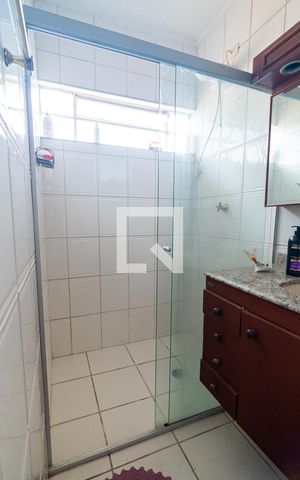 Casa à venda com 230m², 3 quartos e 3 vagas Casa à venda com 230m², 3 quartos e 3 vagasBanheiro Social Detalhe