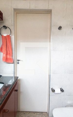 Casa à venda com 230m², 3 quartos e 3 vagas Casa à venda com 230m², 3 quartos e 3 vagasBanheiro da Suíte