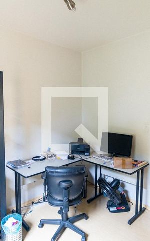 Casa à venda com 230m², 3 quartos e 3 vagas Casa à venda com 230m², 3 quartos e 3 vagasQuarto 2