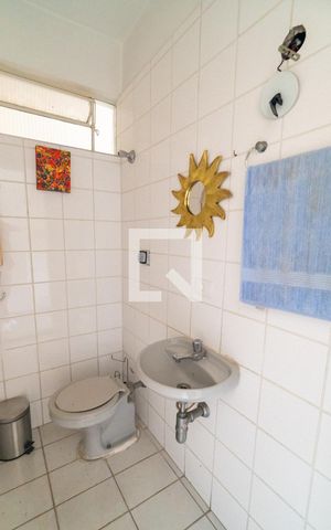 Casa à venda com 230m², 3 quartos e 3 vagas Casa à venda com 230m², 3 quartos e 3 vagasLavabo do Salão