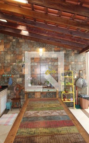 Casa à venda com 230m², 3 quartos e 2 vagasÁrea Comum
