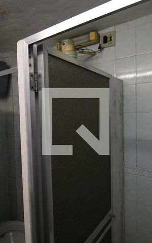 Casa à venda com 341m², 2 quartos e 3 vagasBanheiro de serviço 2