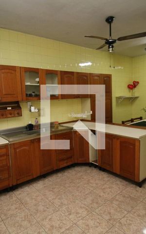 Casa à venda com 341m², 2 quartos e 3 vagasCozinha