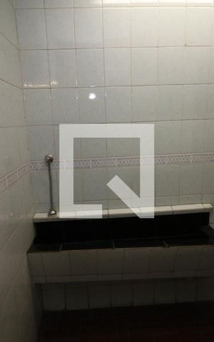 Casa à venda com 341m², 2 quartos e 3 vagasBanheiro de serviço