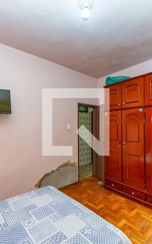 Casa à venda com 468m², 4 quartos e 6 vagas Casa à venda com 468m², 4 quartos e 6 vagasQuarto 2