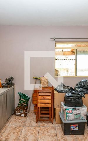 Casa à venda com 468m², 4 quartos e 6 vagas Casa à venda com 468m², 4 quartos e 6 vagasQuarto 4