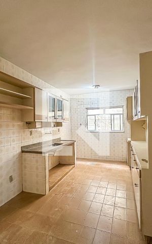 Casa à venda com 300m², 5 quartos e 1 vaga Casa à venda com 300m², 5 quartos e 1 vagaCozinha