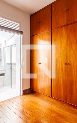 Casa à venda com 235m², 3 quartos e 2 vagas Casa à venda com 235m², 3 quartos e 2 vagasSuíte