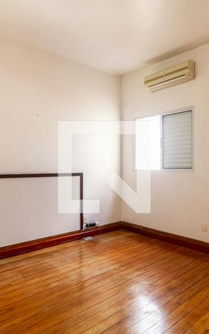 Casa à venda com 235m², 3 quartos e 2 vagas Casa à venda com 235m², 3 quartos e 2 vagasQuarto 2