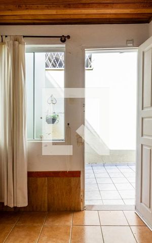 Casa à venda com 235m², 3 quartos e 2 vagas Casa à venda com 235m², 3 quartos e 2 vagasQuarto de Serviço