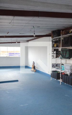 Casa para alugar com 262m², 3 quartos e 3 vagas Casa para alugar com 262m², 3 quartos e 3 vagasEdícula