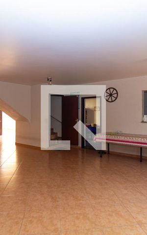 Casa à venda com 264m², 3 quartos e 6 vagas Casa à venda com 264m², 3 quartos e 6 vagasGaragem e Salão de Festa