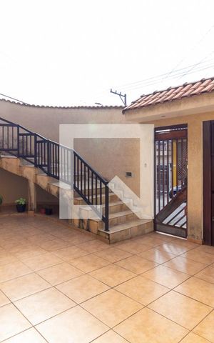 Casa à venda com 264m², 3 quartos e 6 vagas Casa à venda com 264m², 3 quartos e 6 vagasGaragem