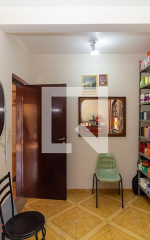 Casa à venda com 264m², 3 quartos e 6 vagas Casa à venda com 264m², 3 quartos e 6 vagasQuarto de Serviço