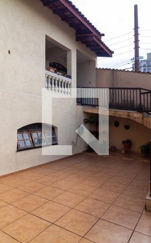 Casa à venda com 264m², 3 quartos e 6 vagas Casa à venda com 264m², 3 quartos e 6 vagasGaragem