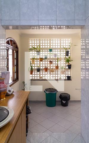 Casa à venda com 264m², 3 quartos e 6 vagas Casa à venda com 264m², 3 quartos e 6 vagasÁrea de Serviço