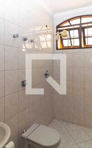 Casa à venda com 264m², 3 quartos e 6 vagas Casa à venda com 264m², 3 quartos e 6 vagasBanheiro de serviço