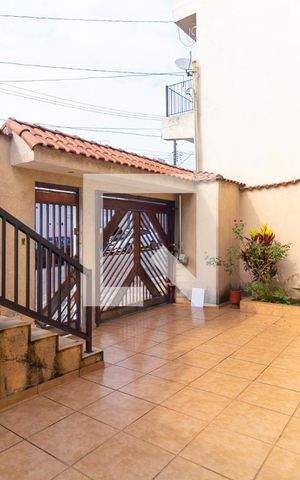 Casa à venda com 264m², 3 quartos e 6 vagas Casa à venda com 264m², 3 quartos e 6 vagasGaragem