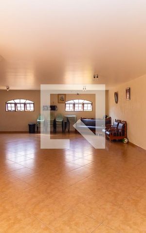 Casa à venda com 264m², 3 quartos e 6 vagas Casa à venda com 264m², 3 quartos e 6 vagasGaragem e Salão de Festa