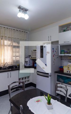 Casa à venda com 264m², 3 quartos e 6 vagas Casa à venda com 264m², 3 quartos e 6 vagasCozinha