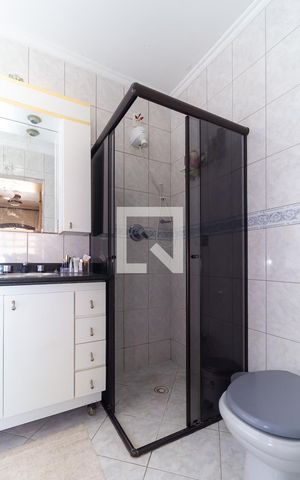 Casa à venda com 264m², 3 quartos e 6 vagas Casa à venda com 264m², 3 quartos e 6 vagasBanheiro da Suíte