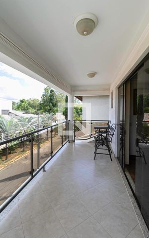 Casa de condomínio à venda com 587m², 4 quartos e 6 vagas Casa de condomínio à venda com 587m², 4 quartos e 6 vagasVaranda da suíte 2
