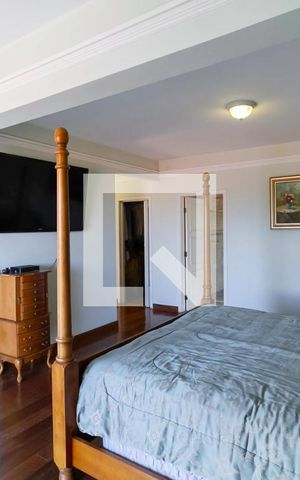 Casa de condomínio à venda com 587m², 4 quartos e 6 vagas Casa de condomínio à venda com 587m², 4 quartos e 6 vagasSuíte 2