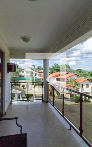 Casa de condomínio à venda com 587m², 4 quartos e 6 vagas Casa de condomínio à venda com 587m², 4 quartos e 6 vagasVaranda da suíte 2