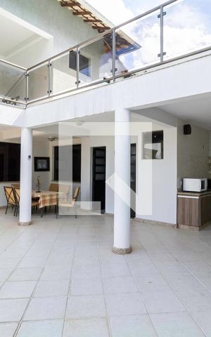 Casa de condomínio à venda com 587m², 4 quartos e 6 vagas Casa de condomínio à venda com 587m², 4 quartos e 6 vagasÁrea gourmet
