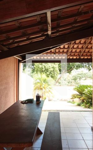 Casa à venda com 130m², 3 quartos e 6 vagasÁrea Externa