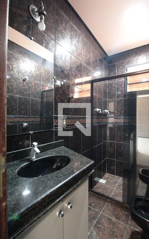 Casa à venda com 130m², 3 quartos e 6 vagasBanheiro Social