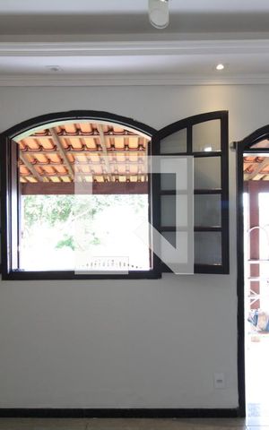 Casa à venda com 130m², 3 quartos e 6 vagasSala