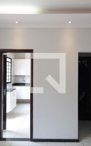 Casa à venda com 130m², 3 quartos e 6 vagasCopa