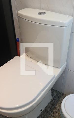 Apartamento à venda com 81m², 2 quartos e 2 vagasBanheiro da Suíte