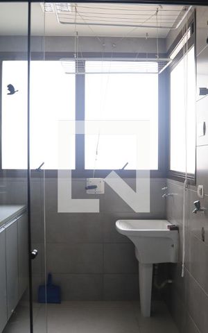 Apartamento à venda com 81m², 2 quartos e 2 vagasÁrea de Serviço