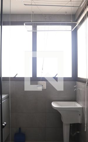 Apartamento à venda com 81m², 2 quartos e 2 vagasÁrea de Serviço