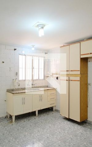 Casa à venda com 100m², 2 quartos e 2 vagasCozinha