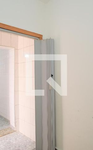 Casa à venda com 100m², 2 quartos e 2 vagasQuarto de Serviço