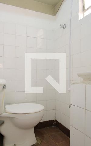 Casa à venda com 100m², 2 quartos e 2 vagasBanheiro de serviço
