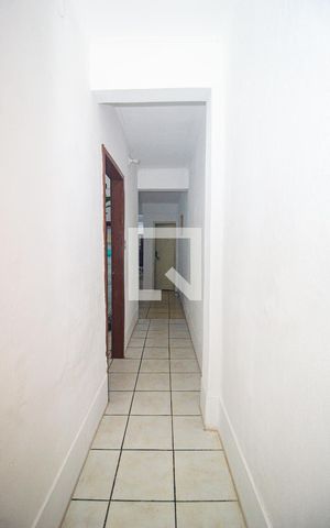 Casa à venda com 290m², 6 quartos e 3 vagas Casa à venda com 290m², 6 quartos e 3 vagasCorredor