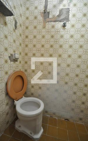 Casa à venda com 220m², 5 quartos e 2 vagasBanheiro de Serviço