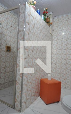 Casa à venda com 220m², 5 quartos e 2 vagasBanheiro 1
