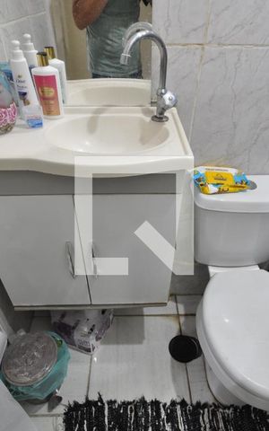 Casa à venda com 220m², 5 quartos e 2 vagasBanheiro 3