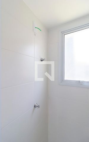 Apartamento à venda com 35m², 2 quartos e sem vaga Apartamento à venda com 35m², 2 quartos e sem vagaBanheiro