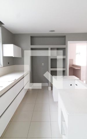 Casa para alugar com 480m², 5 quartos e 4 vagasCozinha