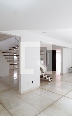 Casa para alugar com 480m², 5 quartos e 4 vagasSala