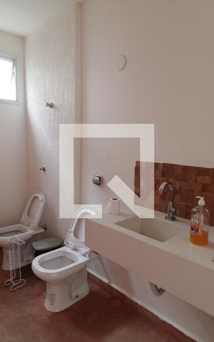 Casa para alugar com 480m², 5 quartos e 4 vagasBanheiro Social 2