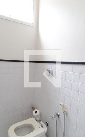 Casa para alugar com 480m², 5 quartos e 4 vagasBanheiro do Quarto 1